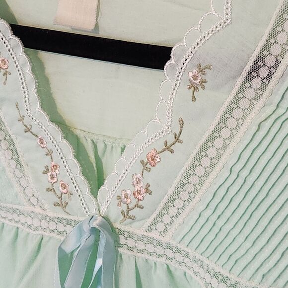 Vtg Barbizon Women's M Mint Green Thin Long Nightgown Cottagecore Embroidered - Picture 4 of 6